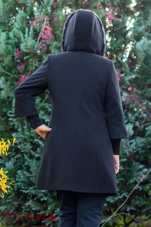 Дамско Палто с плетени ръкави и качулка с кожа
