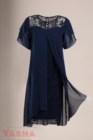 Елегантна рокля в тъмно синьо и дантела